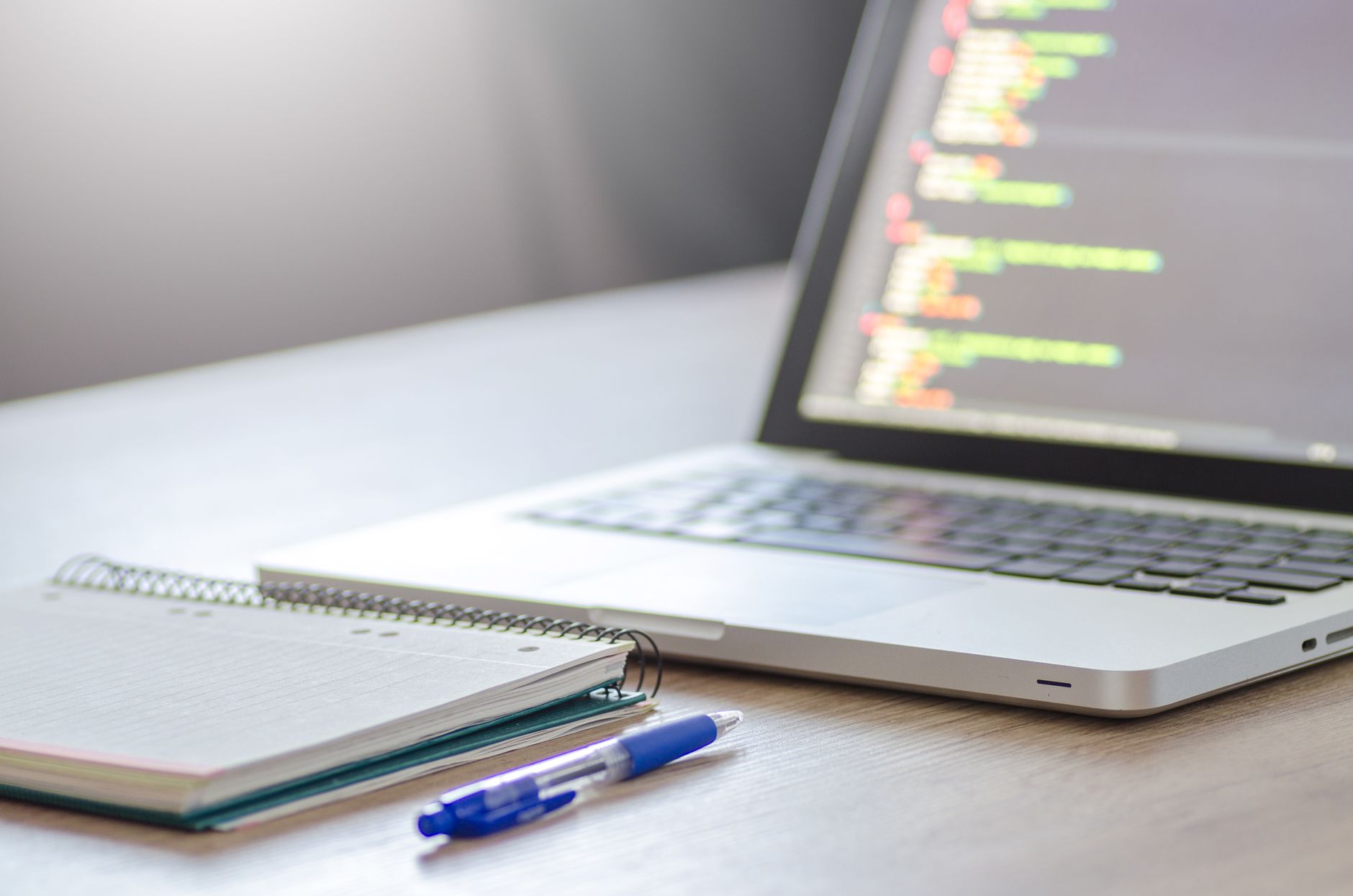 Choosing the Best Website Designer for Travel Agencies